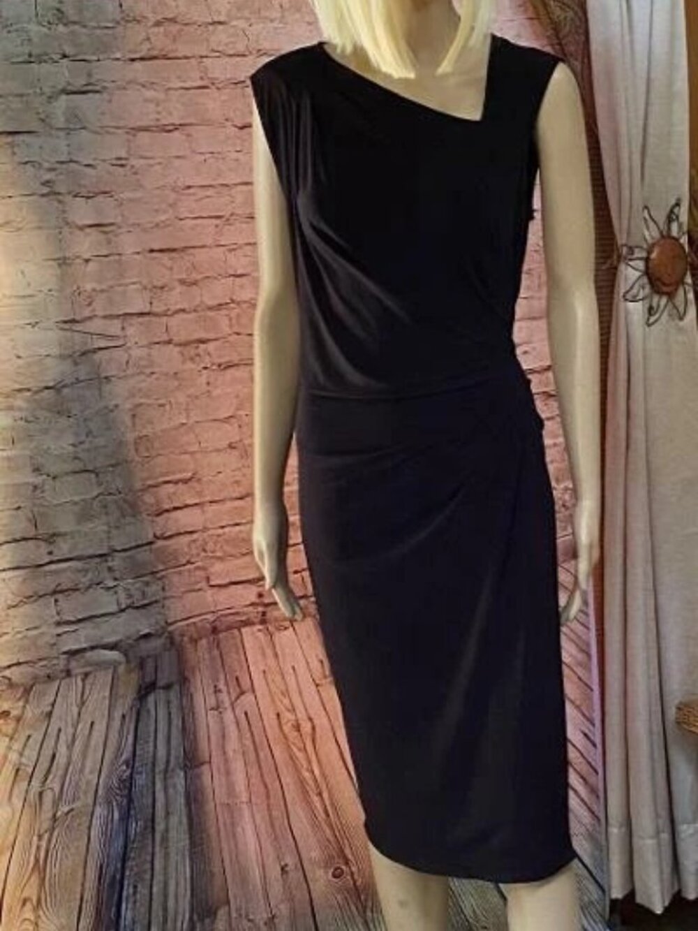 * VICTORIA'S SECRET Sleeveless Black Classic Back Zip Dress Size M
